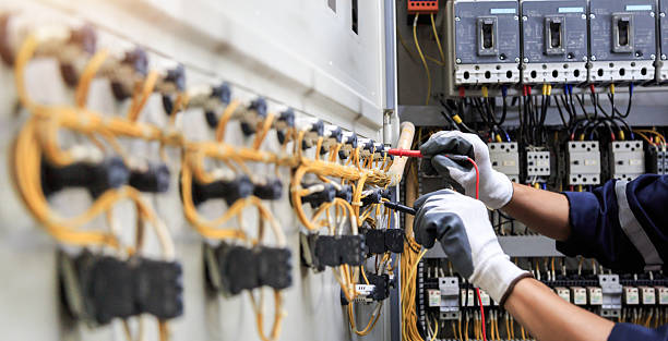 Professional Electrician technician working in Bedford Heights, OH